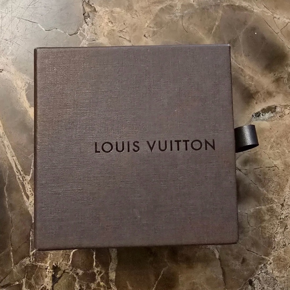 Louis Vuitton Spiky Bow Cuff Tortoise Bracelet Beautiful!! RARE - Picture 8 of 15